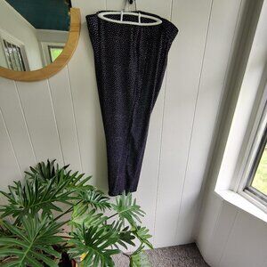 Capri pant by Loft in Black and White Dots, elasticized waist, side pockets. XL